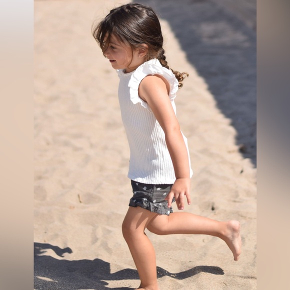 NWT Dear Mini Daisy Ruffle Shorts size 12-18M - Picture 13 of 13